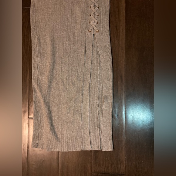 Side slit knit midi skirt - Picture 4 of 5